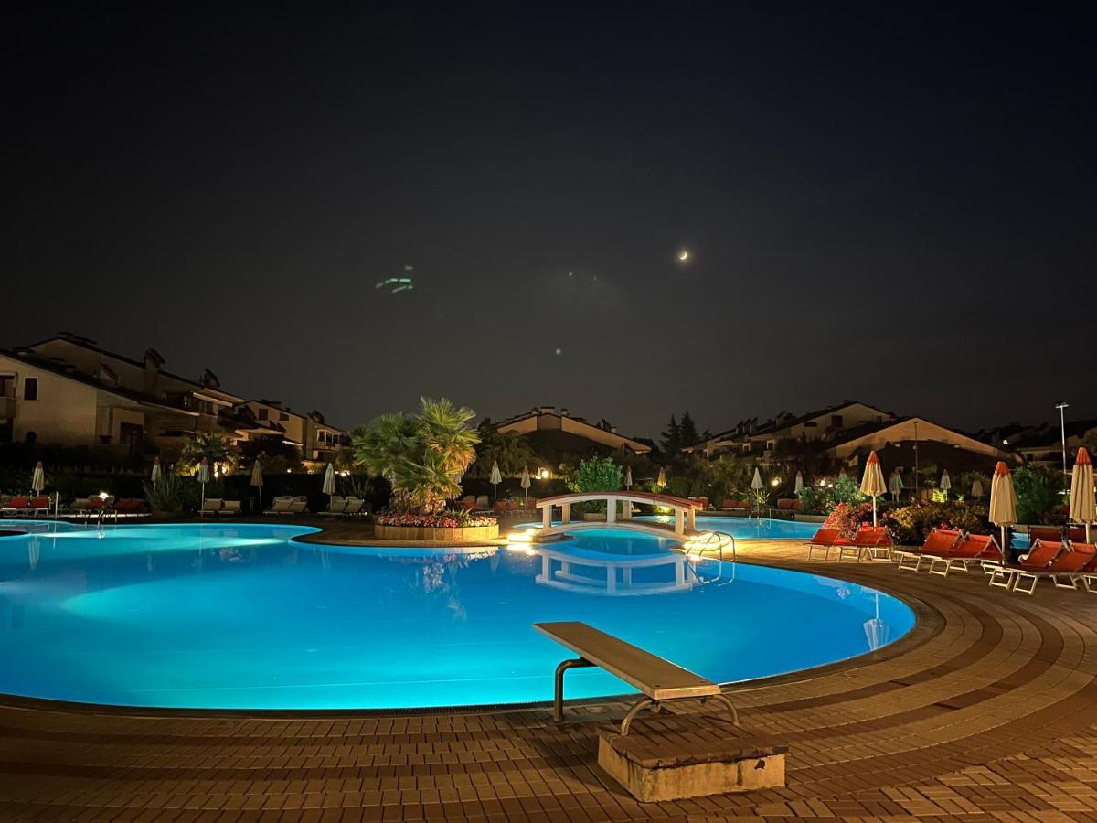 Green Apartment And Pools Desenzano del Garda Exterior foto