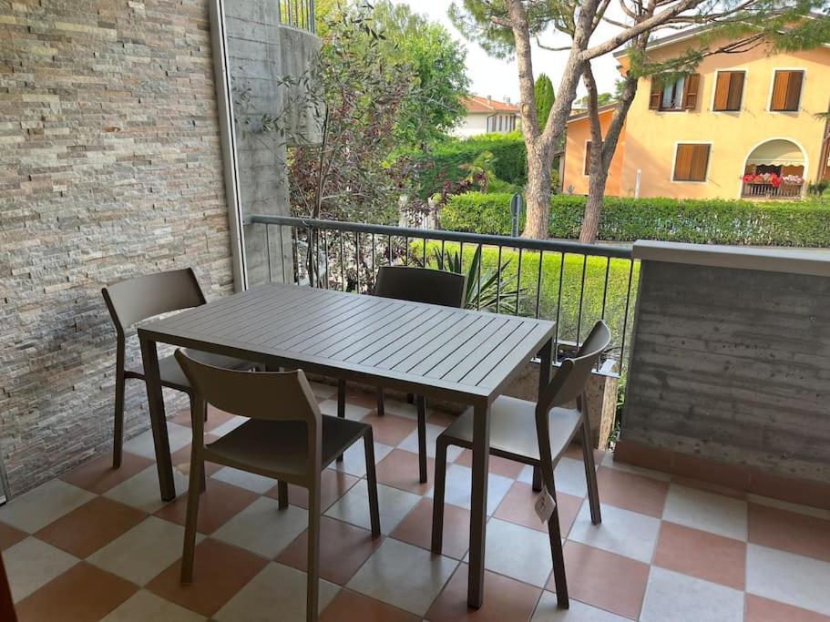 Green Apartment And Pools Desenzano del Garda Exterior foto